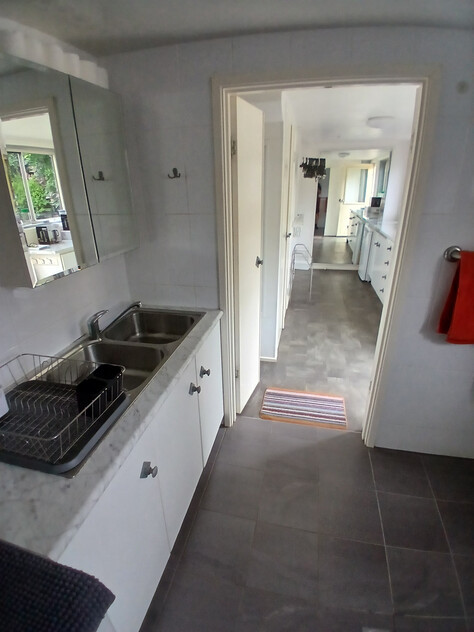 Spacious Tropical 6 Bedroom, High Commercial Garage, Dual Living & Income Potential, 1,314m² | $898,000 Asking Price