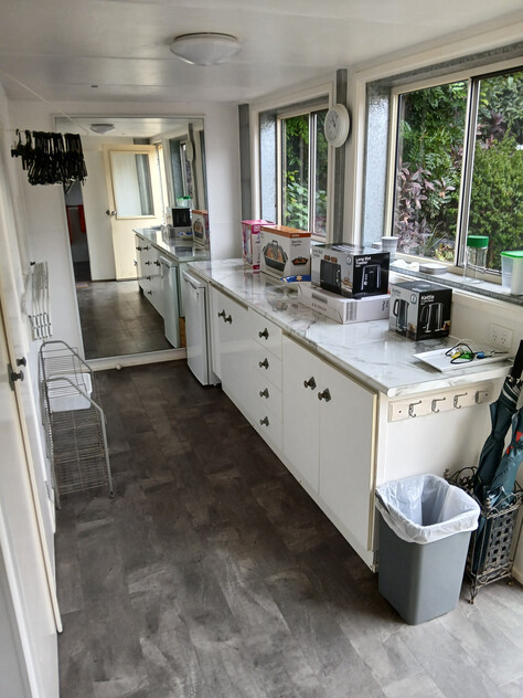 Spacious Tropical 6 Bedroom, High Commercial Garage, Dual Living & Income Potential, 1,314m² | $898,000 Asking Price