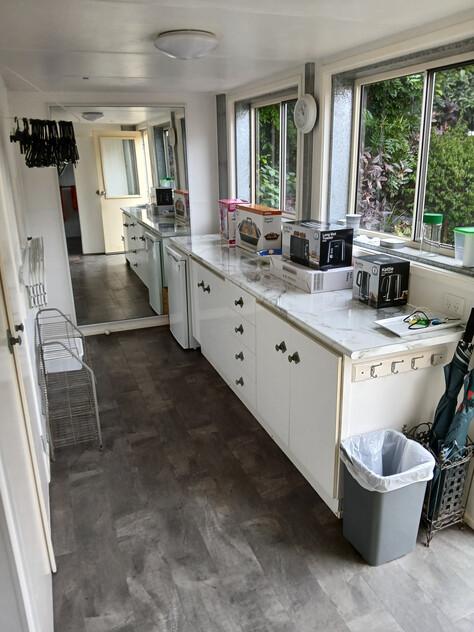 CURRENTLY UNDER OFFER - Enquiries Closed. Thanks. | Spacious Tropical 6 Bedroom, High Commercial Garage, Dual Living & Income Potential, 1,314m²
