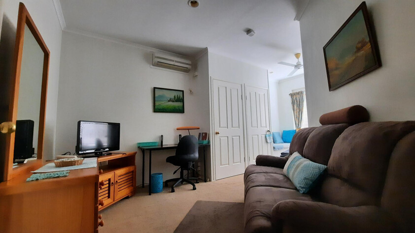 Spacious Tropical 6 Bedroom, High Commercial Garage, Dual Living & Income Potential, 1,314m² | $898,000 Asking Price