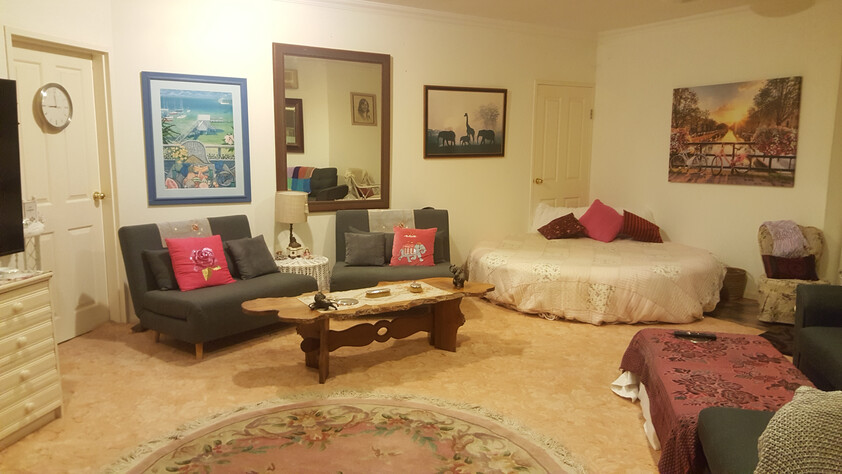 Spacious Tropical 6 Bedroom, High Commercial Garage, Dual Living & Income Potential, 1,314m² | $898,000 Asking Price