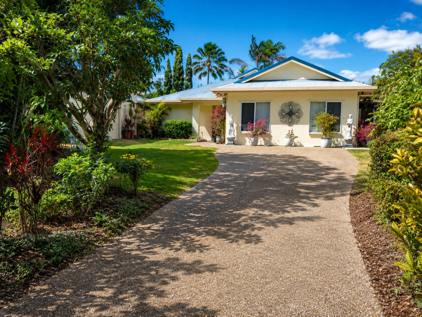 CURRENTLY UNDER OFFER - Enquiries Closed. Thanks. | Spacious Tropical 6 Bedroom, High Commercial Garage, Dual Living & Income Potential, 1,314m²