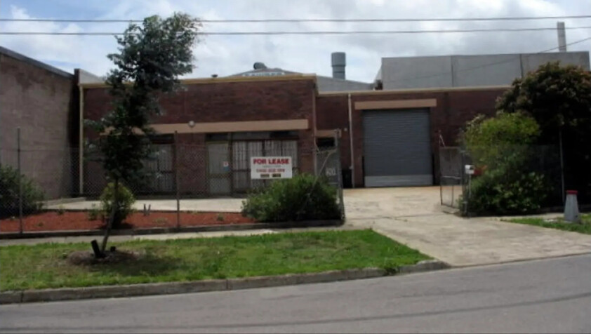 THOMASTOWN FACTORY / WAREHOUSE - STAND ALONE - PRIME LOCATION