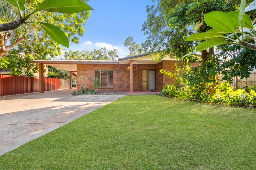 Spacious Family Living with Pool, Shed & Outstanding Convenience