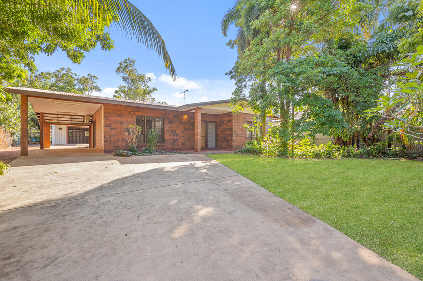 Spacious Family Living with Pool, Shed & Outstanding Convenience