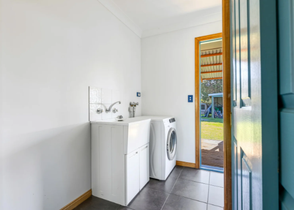 Master-Built Coastal Retreat with Space for Boats, Caravans & the Ultimate East Coast Lifestyle