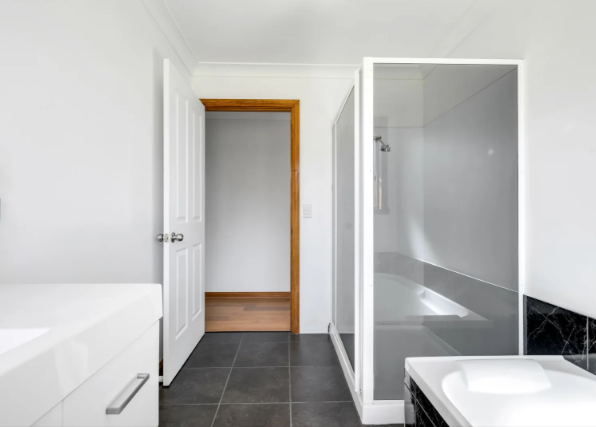 Master-Built Coastal Retreat with Space for Boats, Caravans & the Ultimate East Coast Lifestyle