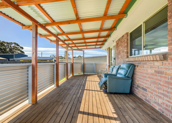 Master-Built Coastal Retreat with Space for Boats, Caravans & the Ultimate East Coast Lifestyle