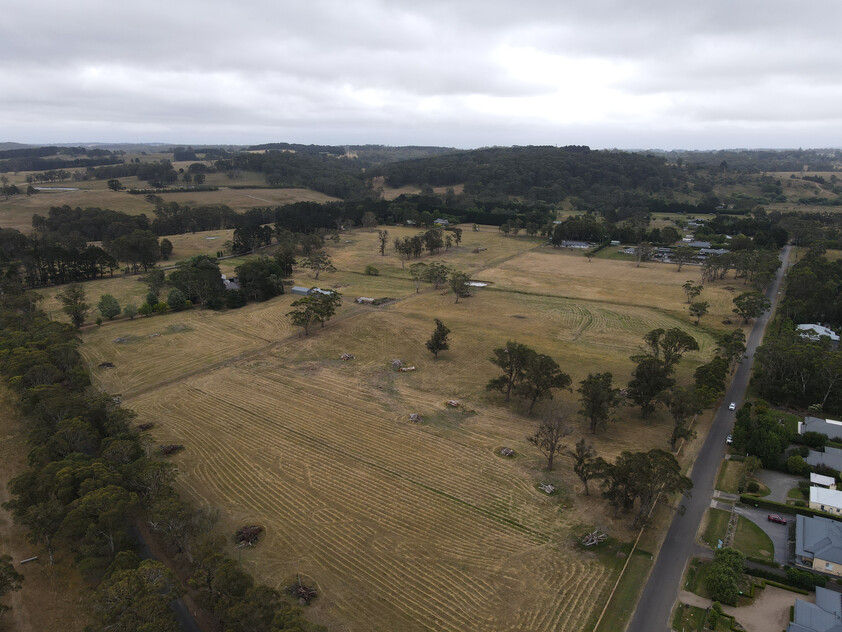 5 Ac lots, subvisible into 1 Ac lots - from $1.7m