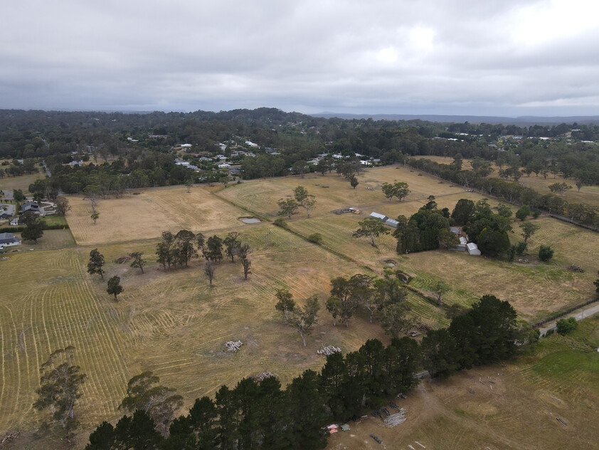 5 Ac lots, subvisible into 1 Ac lots - from $1.7m