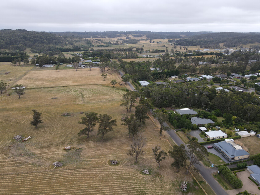5 Ac lots, subvisible into 1 Ac lots - from $1.7m