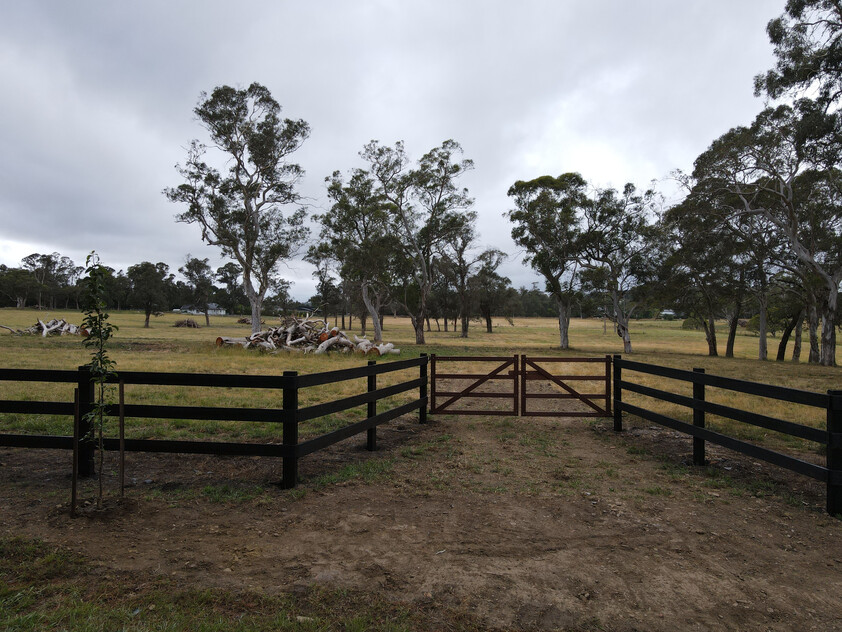 5 Ac lots, subvisible into 1 Ac lots - from $1.7m