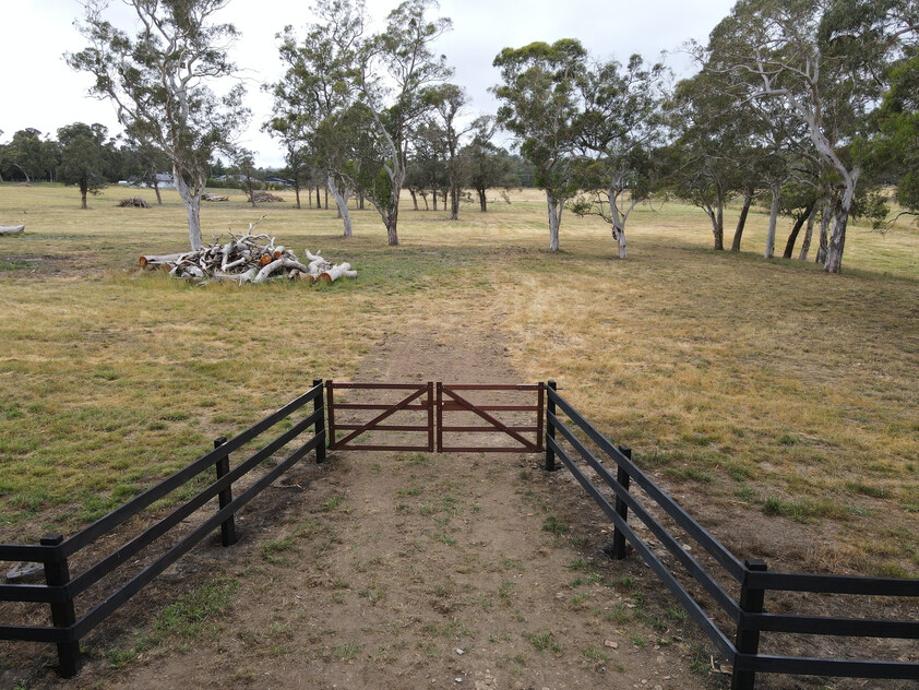 5 Ac lots, subvisible into 1 Ac lots - from $1.7m