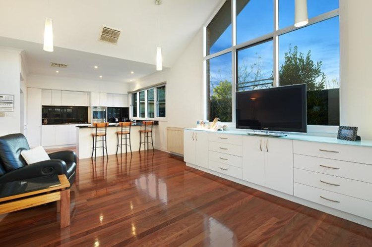 Spacious Energy Efficient House in Convenient Location