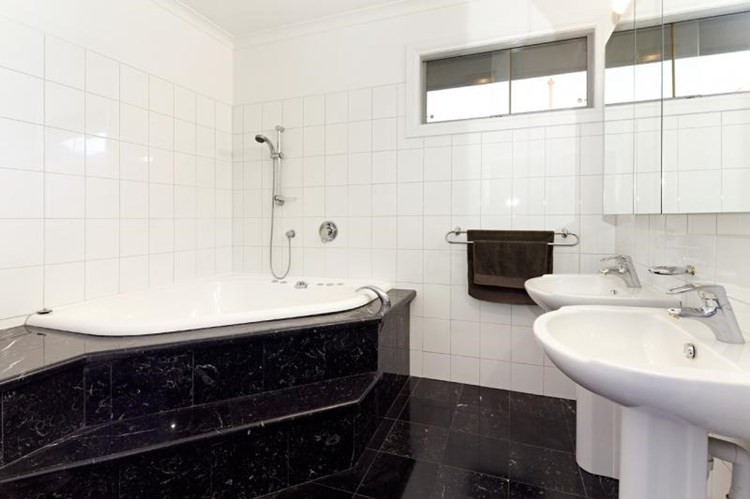 Spacious Energy Efficient House in Convenient Location