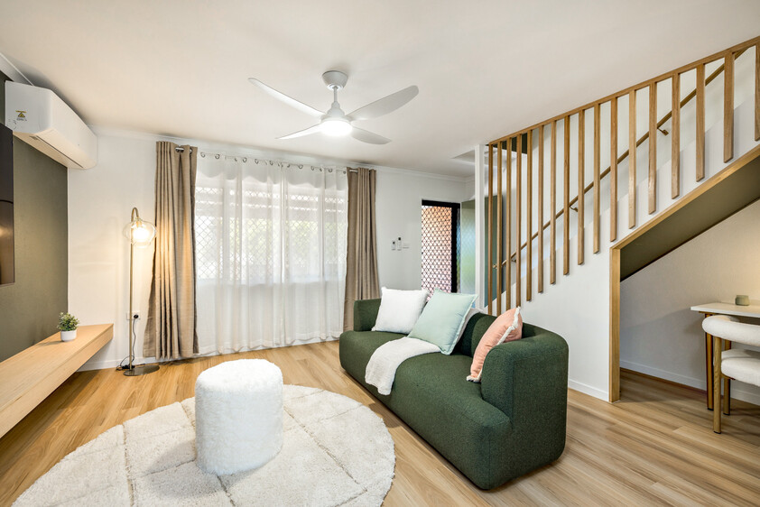2 Bed Town House For sale, fully renovated