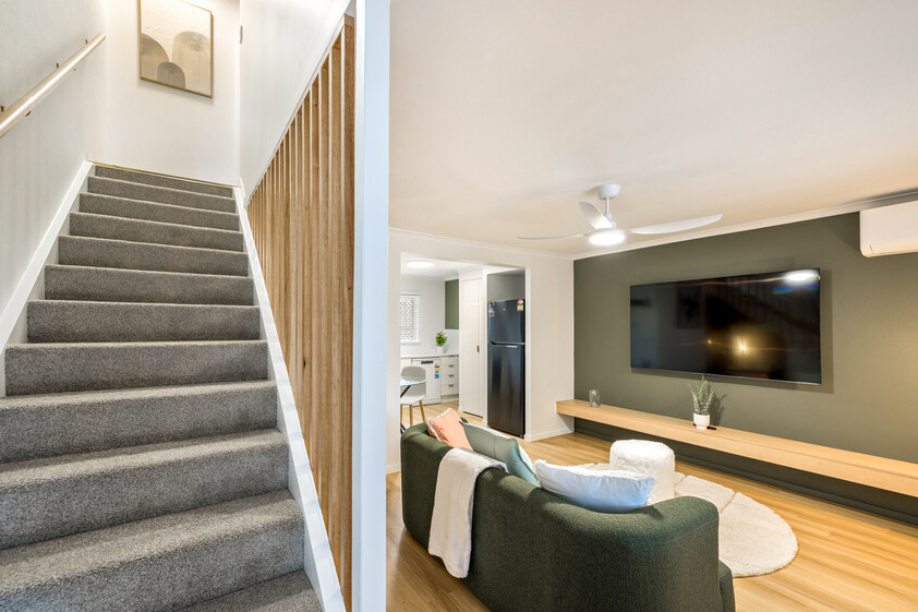2 Bed Town House For sale, fully renovated