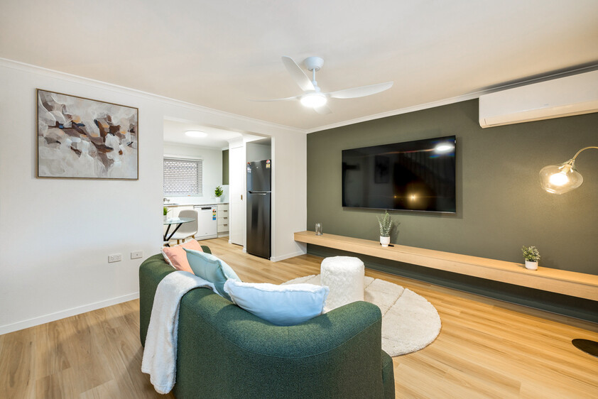 2 Bed Town House For sale, fully renovated