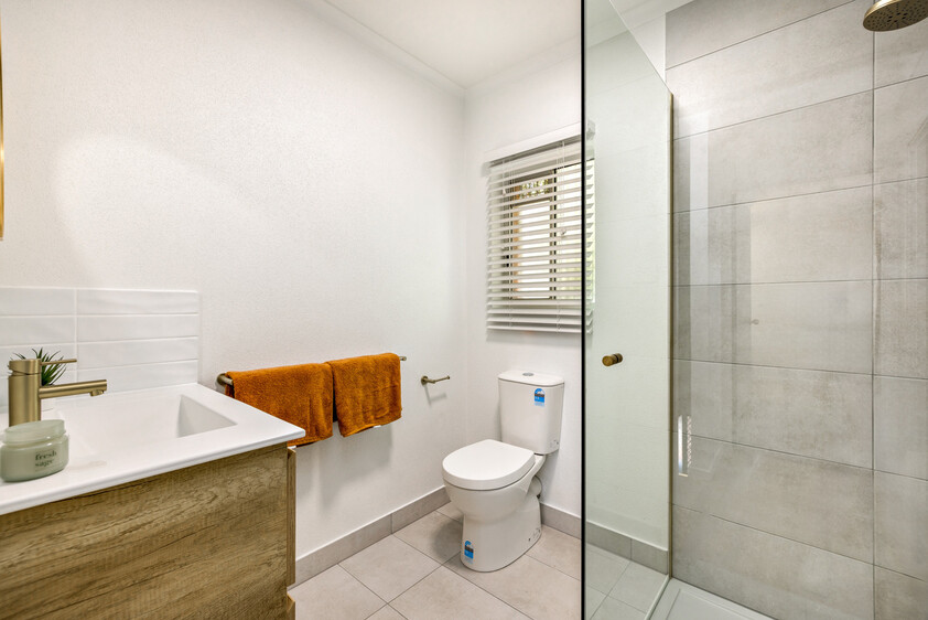2 Bed Town House For sale, fully renovated