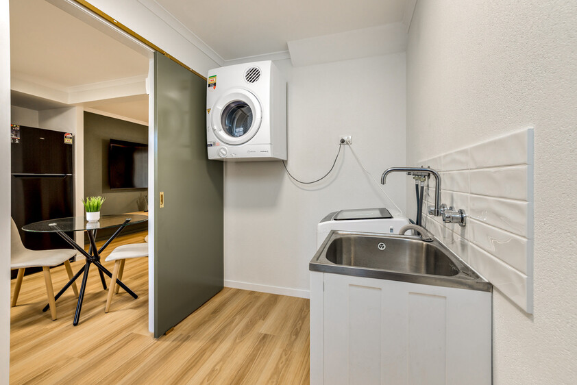 2 Bed Town House For sale, fully renovated