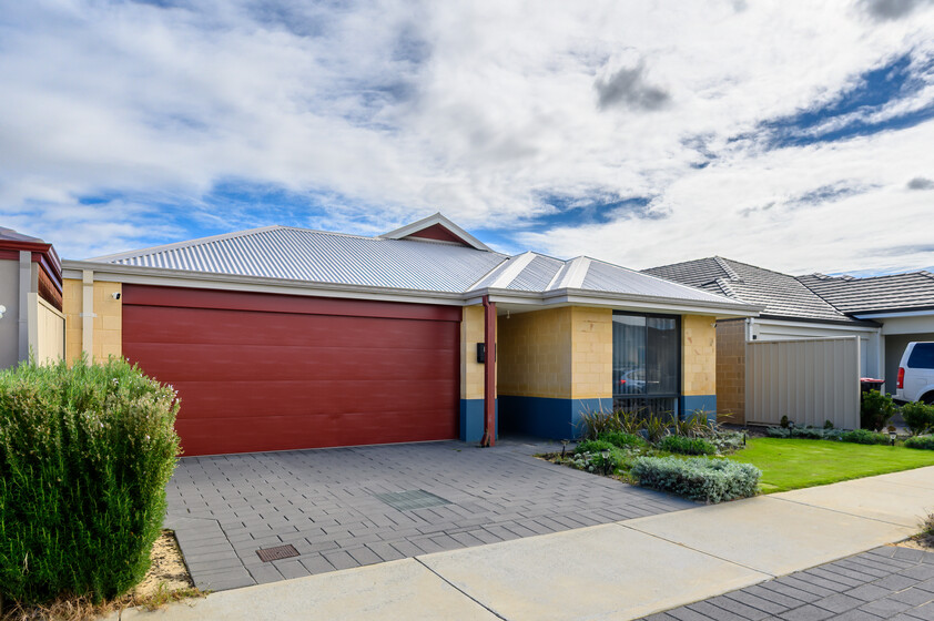 Feature-Packed Family Home | 4 Bedrooms 2 Bathrooms 1 Theatre