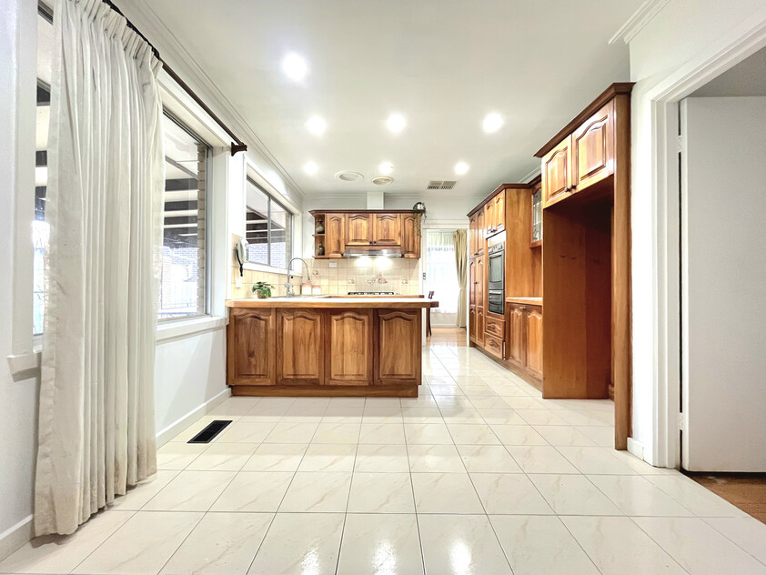4-Bed Sun-Soaked Living in Moorabbin