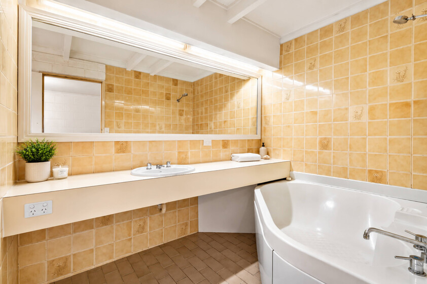 Two bedroom apartment in a great location