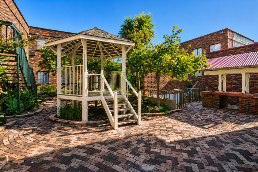 Two bedroom apartment in a great location