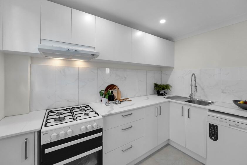 Massive 9-Bedroom Dual-Living Opportunity Multiple Families or High-Yield Investment in Central Logan