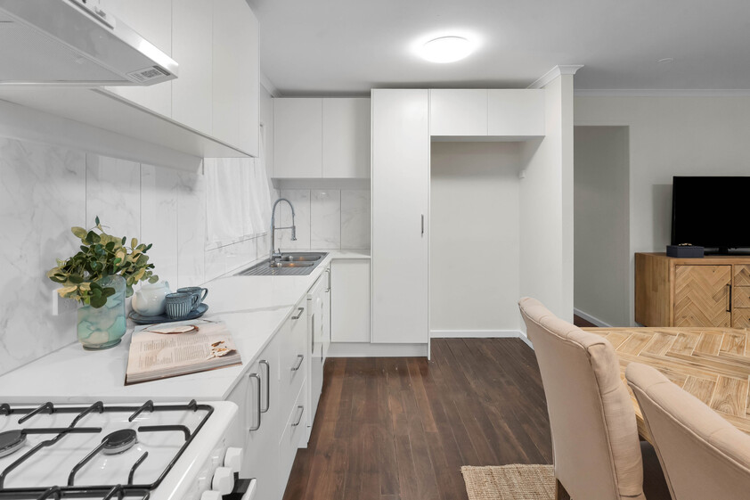 Massive 9-Bedroom Dual-Living Opportunity Multiple Families or High-Yield Investment in Central Logan