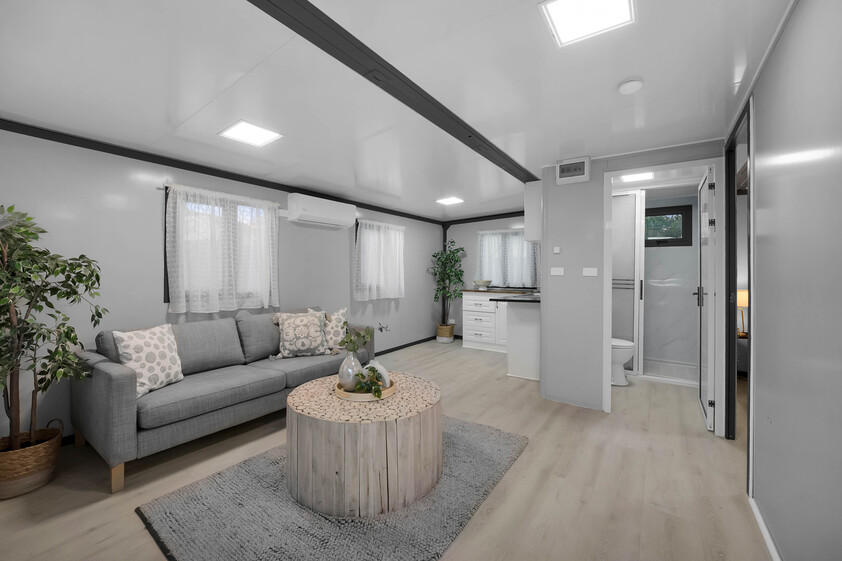 Massive 9-Bedroom Dual-Living Opportunity Multiple Families or High-Yield Investment in Central Logan