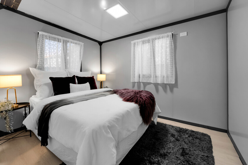 Massive 9-Bedroom Dual-Living Opportunity Multiple Families or High-Yield Investment in Central Logan