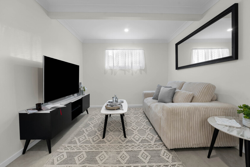 Massive 9-Bedroom Dual-Living Opportunity Multiple Families or High-Yield Investment in Central Logan