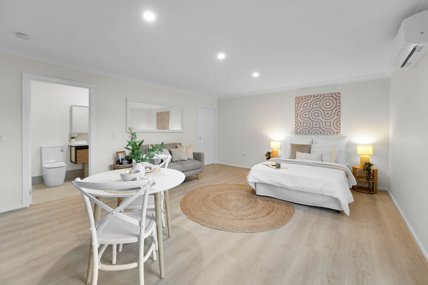 Massive 9-Bedroom Dual-Living Opportunity Multiple Families or High-Yield Investment in Central Logan