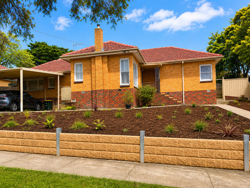 4 bedroom home in quiet Balwyn location