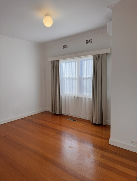 4 bedroom home in quiet Balwyn location