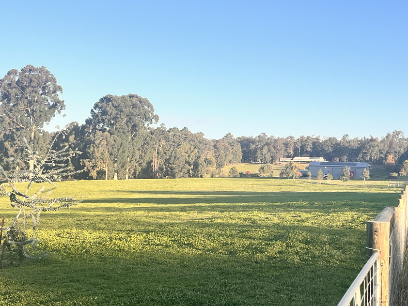 RARE 11 ACRES CLEARED LAND, OFF GRID SET UP IN DWELLINGUP 90 MINS FROM PERTH