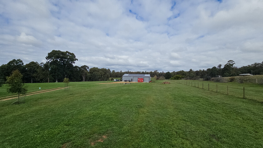 RARE 11 ACRES CLEARED LAND, OFF GRID SET UP IN DWELLINGUP 90 MINS FROM PERTH