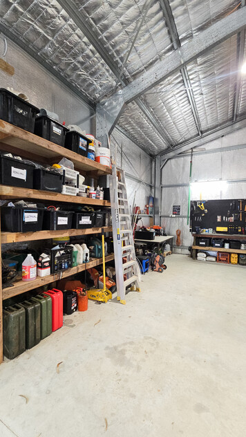 RARE 11 ACRES CLEARED LAND, OFF GRID SET UP IN DWELLINGUP 90 MINS FROM PERTH