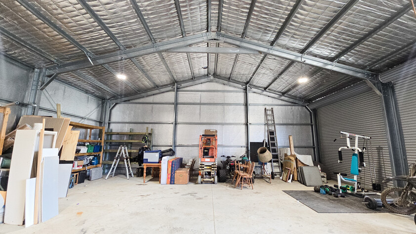 RARE 11 ACRES CLEARED LAND, OFF GRID SET UP IN DWELLINGUP 90 MINS FROM PERTH