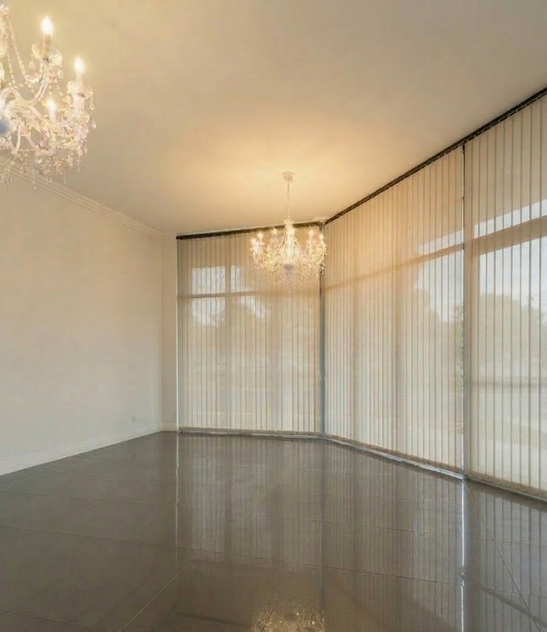 Premium full brick, freehold premise in prime Melrose Park