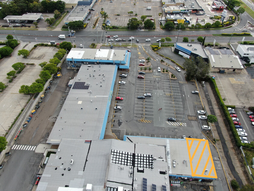 Rare Opportunity Busy shopping complex available for lease