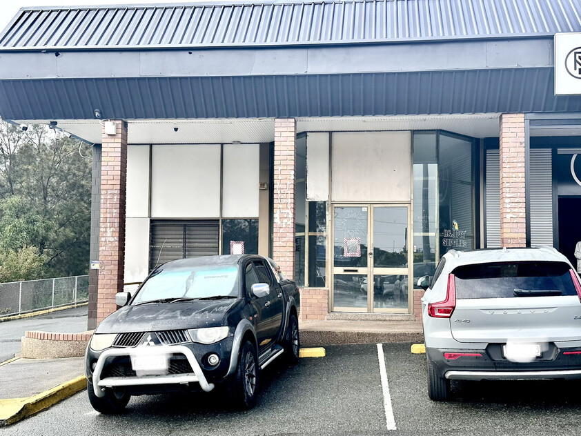 Rare Opportunity Busy shopping complex available for lease