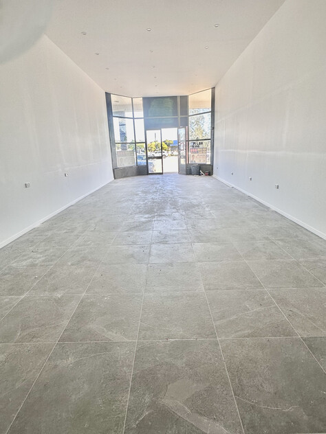 Rare Opportunity Busy shopping complex available for lease