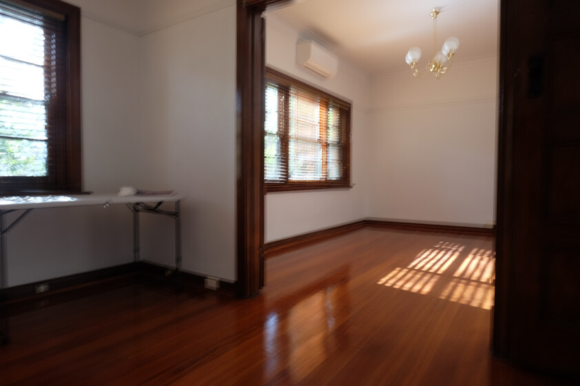 2 bedroom spacious flat with 2 reception rooms
