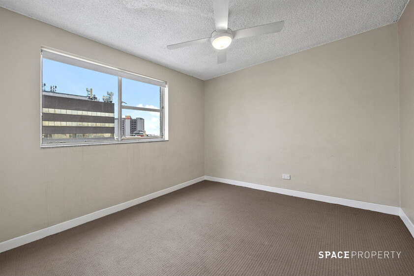 Best Priced 2 Bed Apartment in Spring Hill!