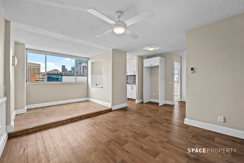 Best Priced 2 Bed Apartment in Spring Hill!