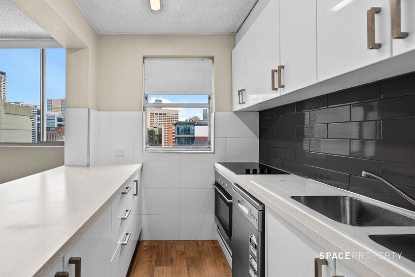 Best Priced 2 Bed Apartment in Spring Hill!