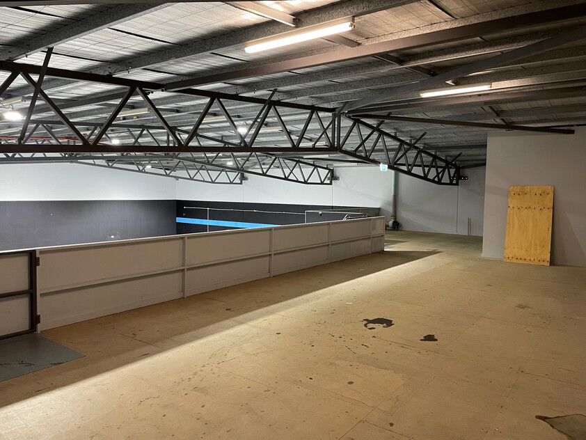 Premier 1,161m² Industrial & Office Corporate Headquarters
