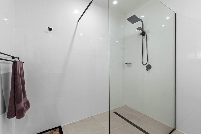 SPACIOUS FAMILY LIVING ON A GRAND 1,345m² RESIDENTIAL BLOCK